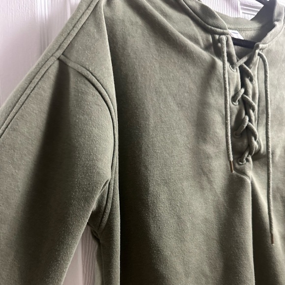 Old Navy Tie Front Pullover Sweatshirt Size XL - Picture 4 of 10